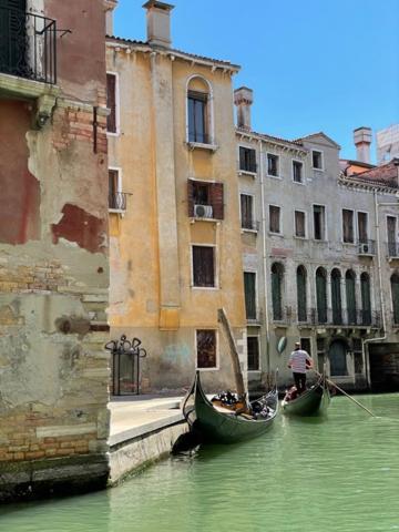 San Marco Apartment With Canal View เวนิส ภายนอก รูปภาพ