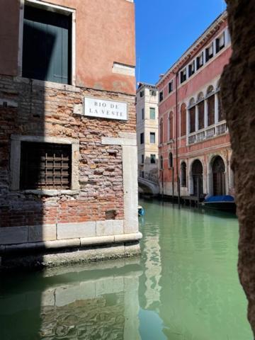 San Marco Apartment With Canal View เวนิส ภายนอก รูปภาพ