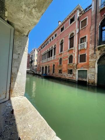 San Marco Apartment With Canal View เวนิส ภายนอก รูปภาพ