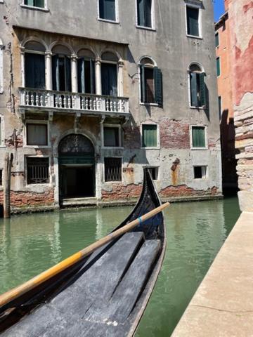 San Marco Apartment With Canal View เวนิส ภายนอก รูปภาพ