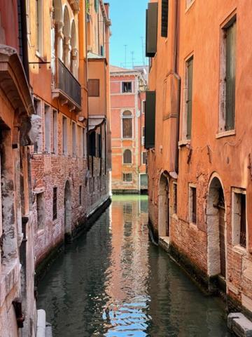 San Marco Apartment With Canal View เวนิส ภายนอก รูปภาพ